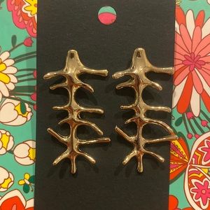 Gold detail earrings